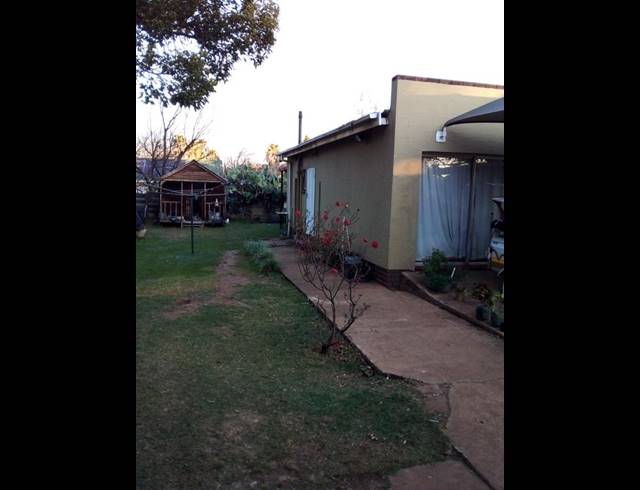 3 BEDROOM HOUSE FOR SALE IN KEMPTON PARK EXT 05